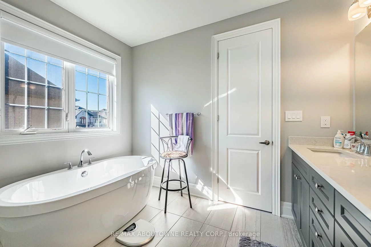 3002, Duggan, 1010 - JM Joshua Meadows, Oakville