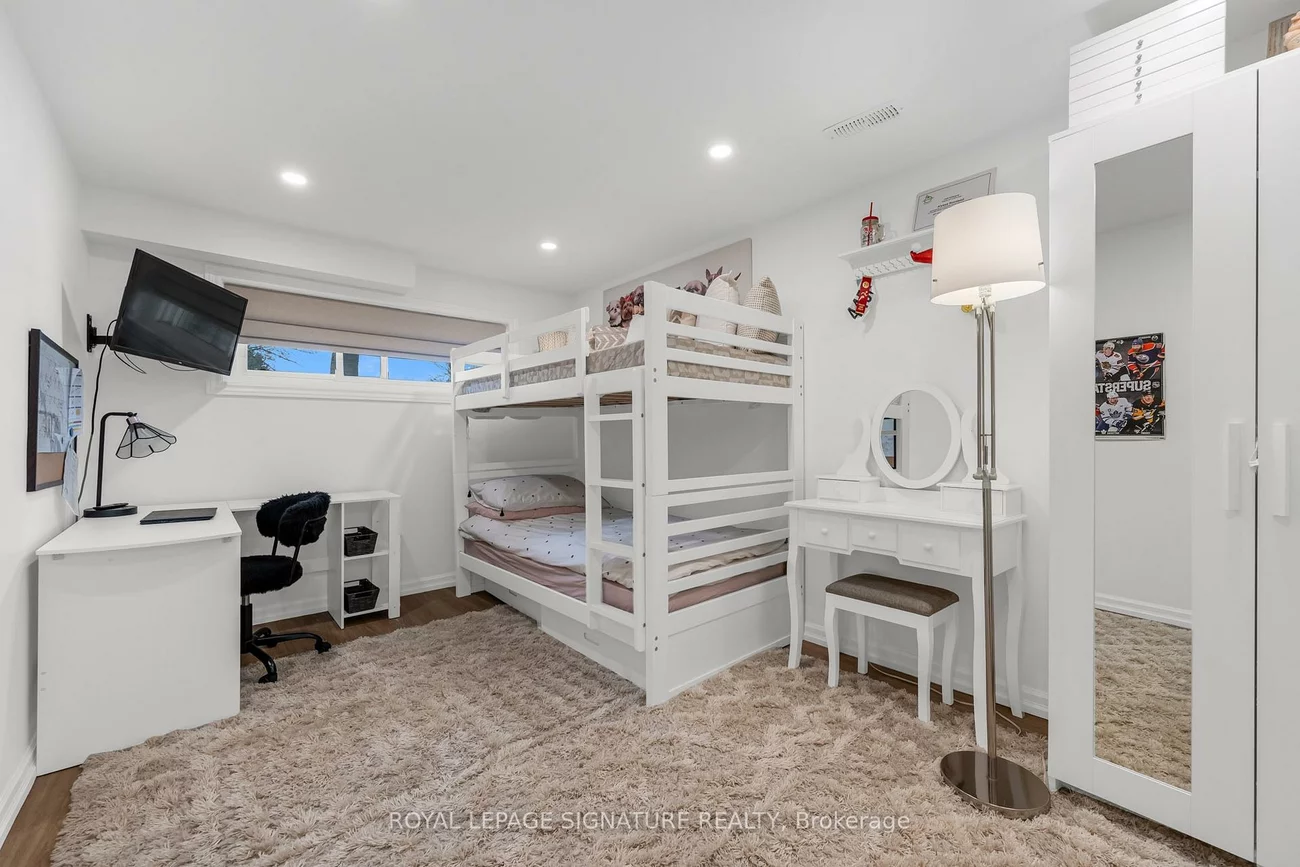 2364, Wyandotte, 1020 - WO West, Oakville