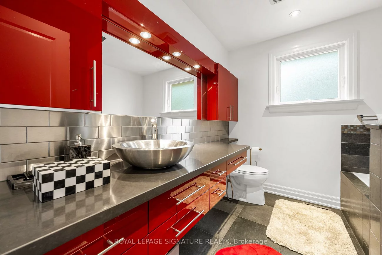 2364, Wyandotte, 1020 - WO West, Oakville