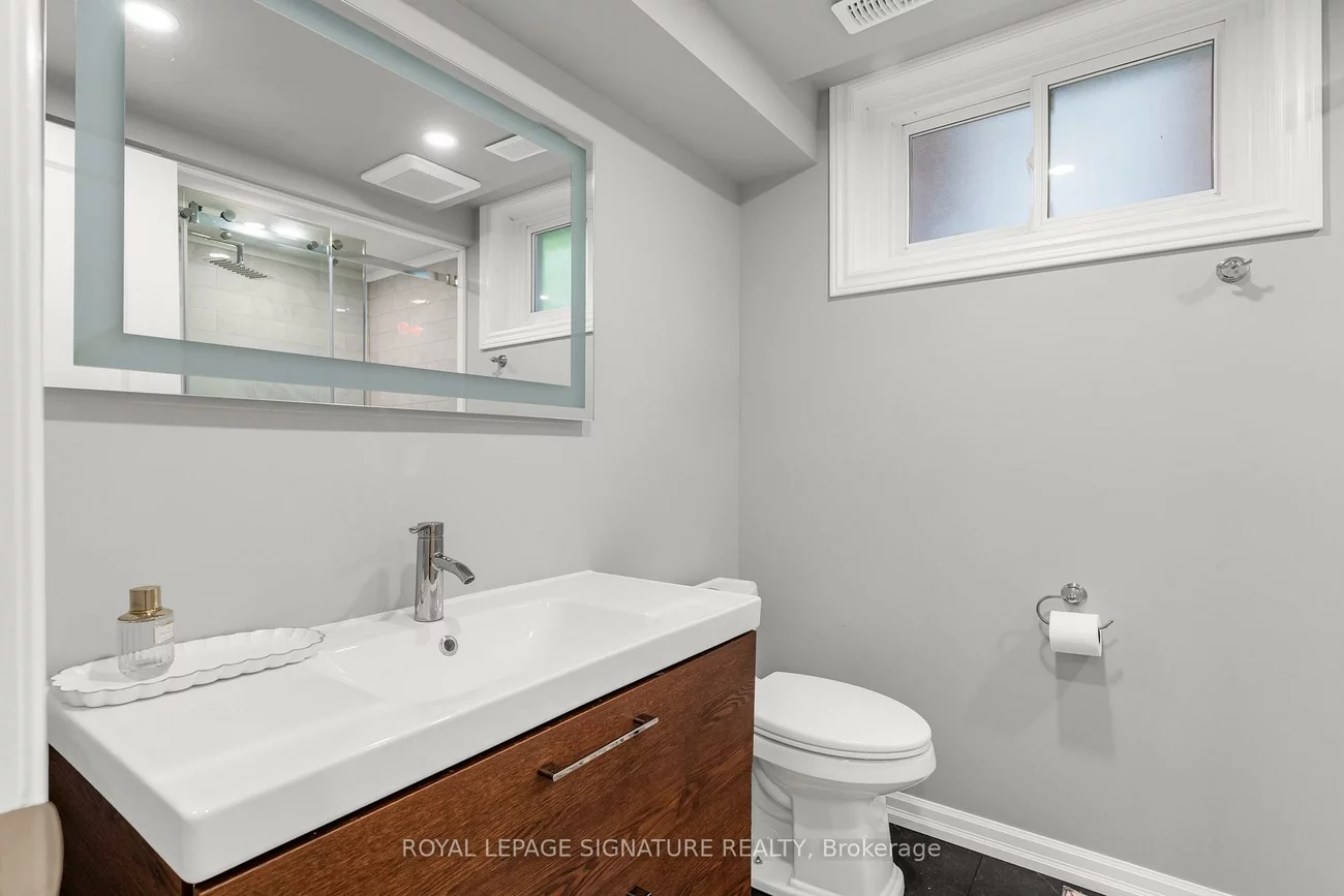 2364, Wyandotte, 1020 - WO West, Oakville
