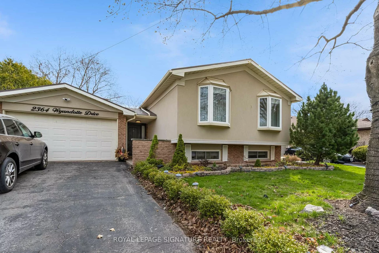 2364, Wyandotte, 1020 - WO West, Oakville