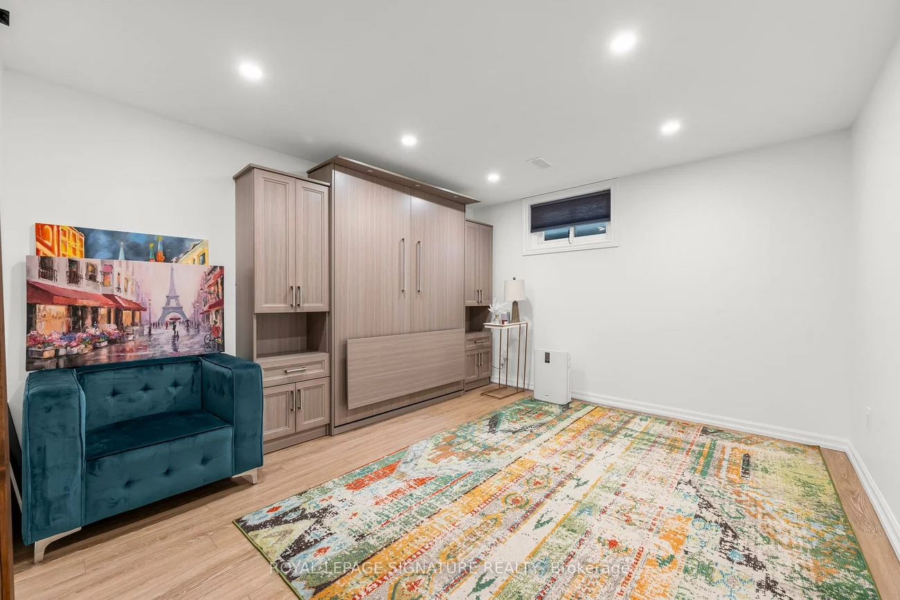 2364, Wyandotte, 1020 - WO West, Oakville