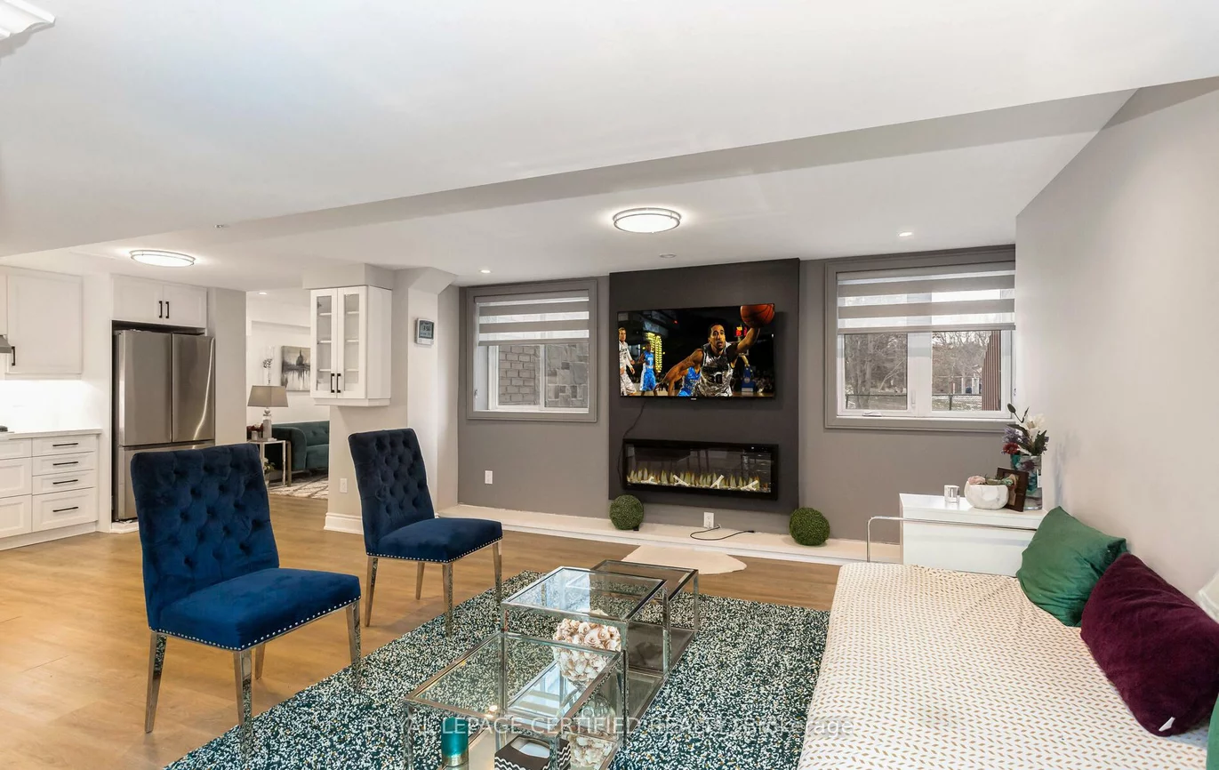 137, Spring Azure, 1001 - BR Bronte, Oakville
