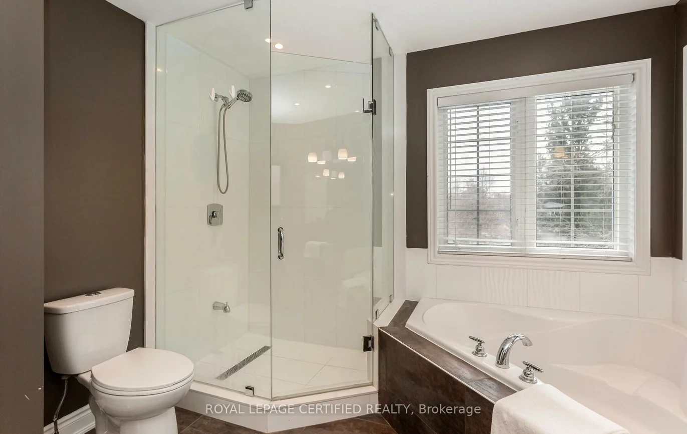 137, Spring Azure, 1001 - BR Bronte, Oakville