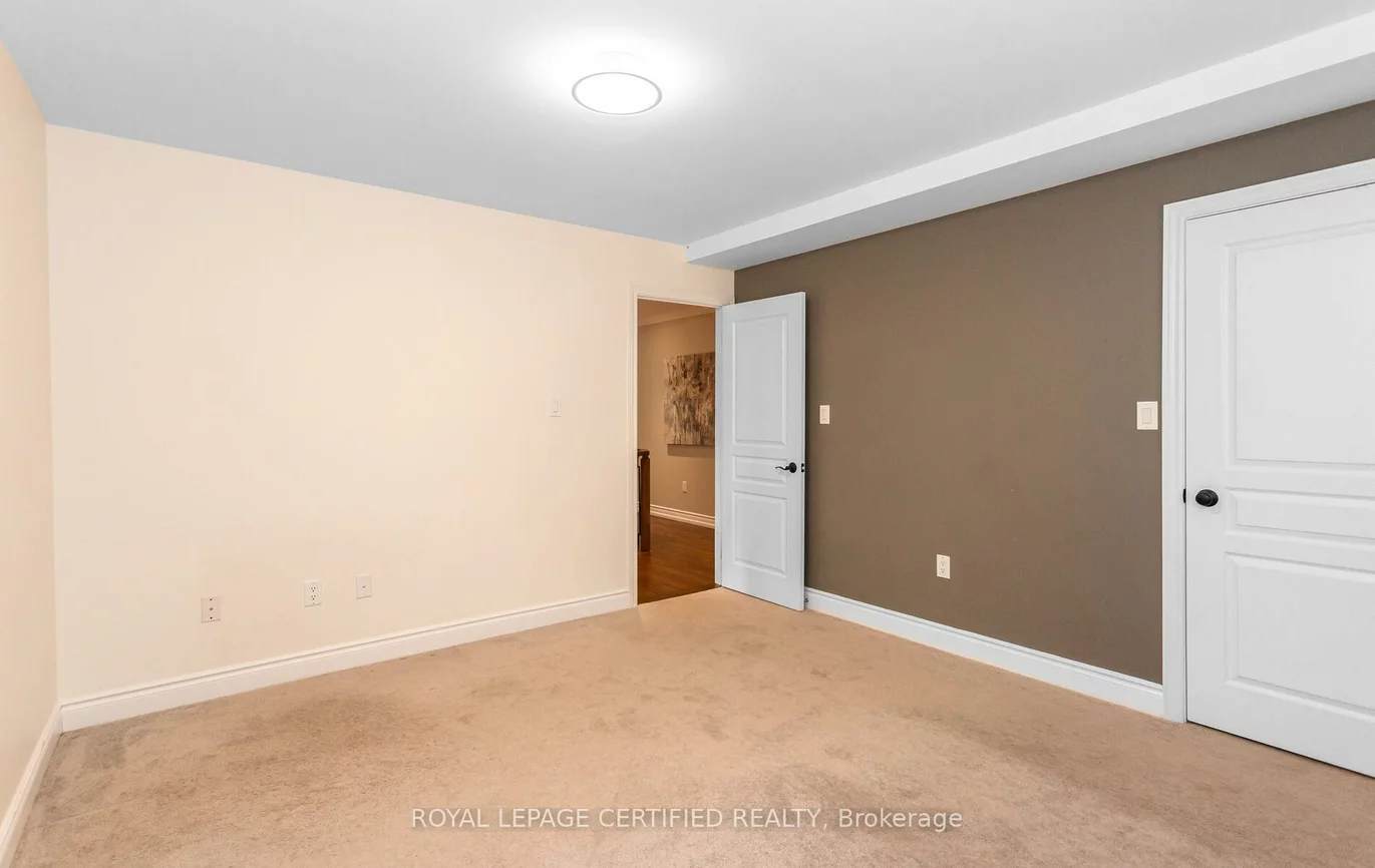 137, Spring Azure, 1001 - BR Bronte, Oakville