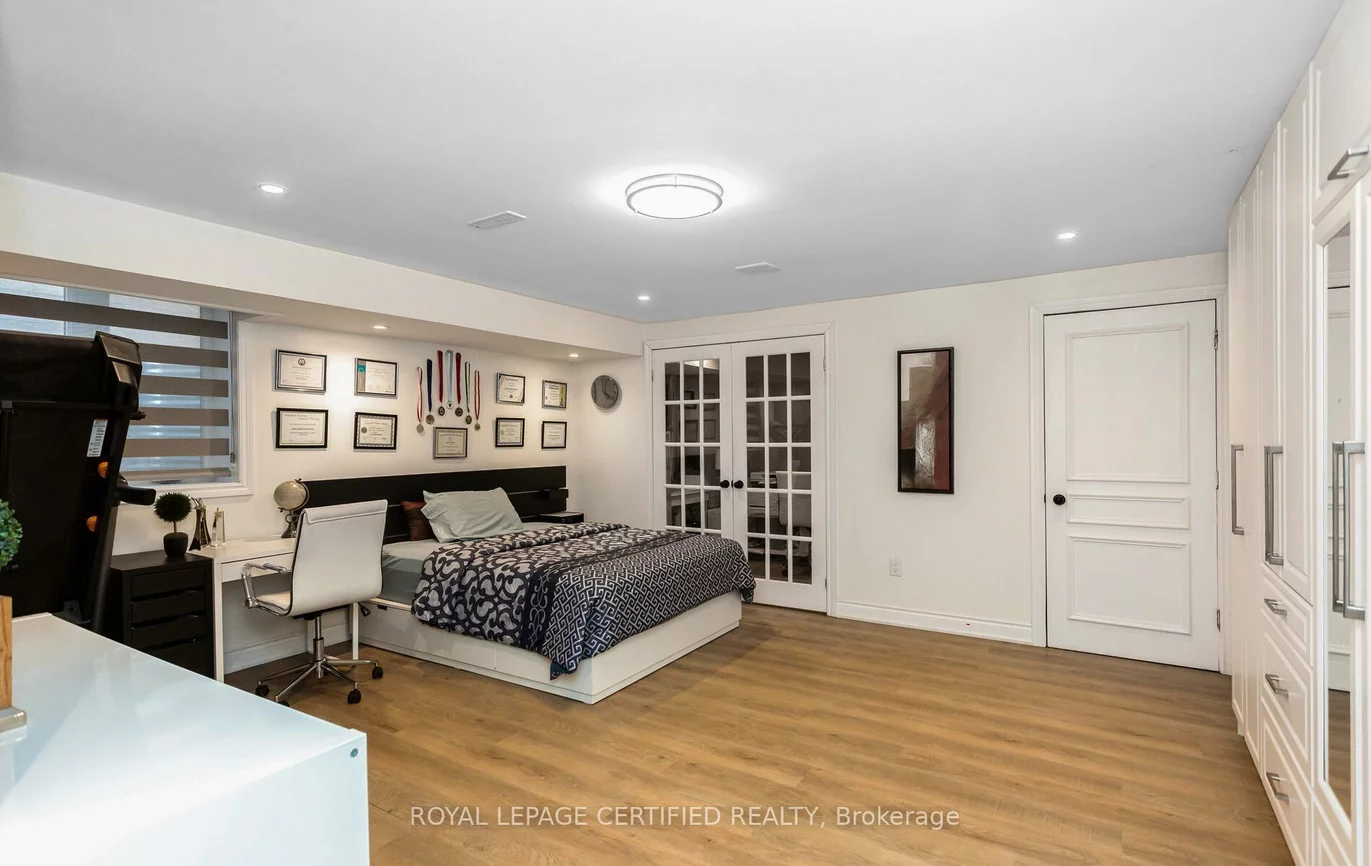 137, Spring Azure, 1001 - BR Bronte, Oakville