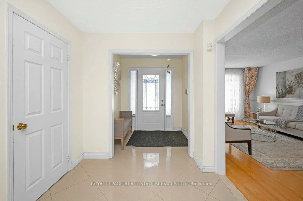 2015, Madden, 1015 - RO River Oaks, Oakville