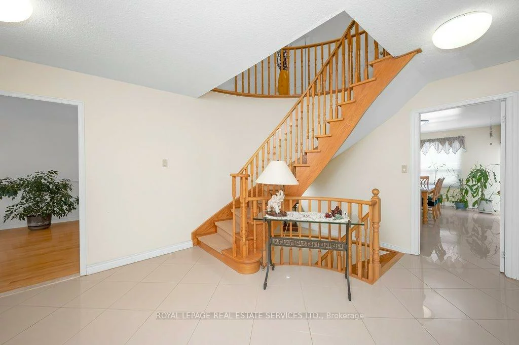 2015, Madden, 1015 - RO River Oaks, Oakville