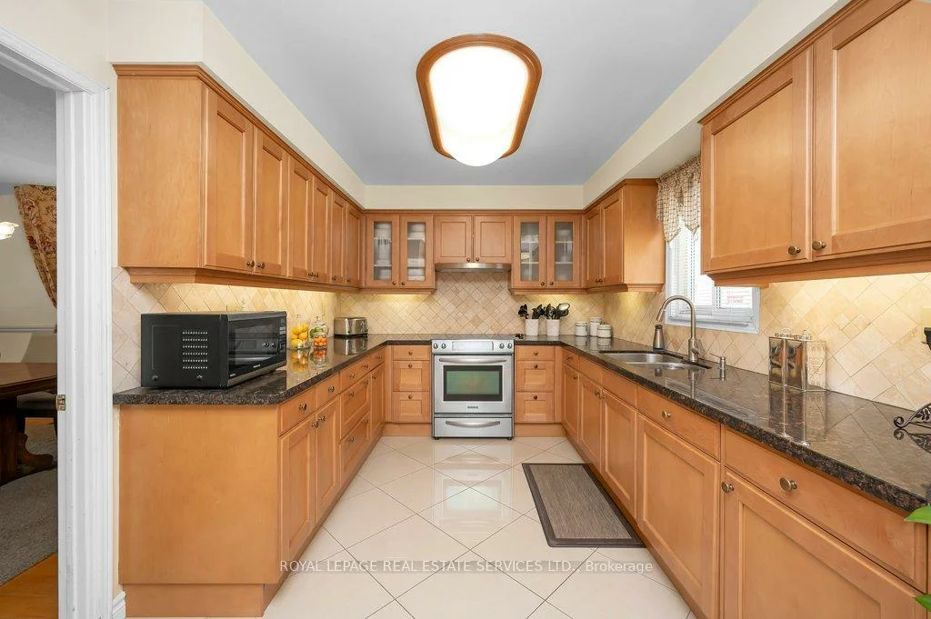 2015, Madden, 1015 - RO River Oaks, Oakville