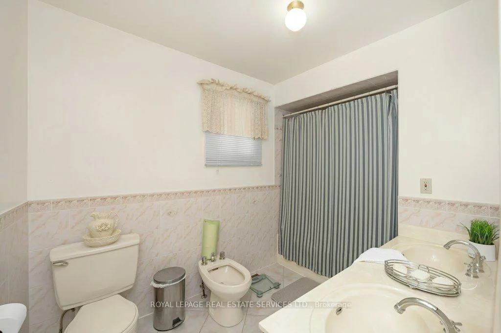 2015, Madden, 1015 - RO River Oaks, Oakville