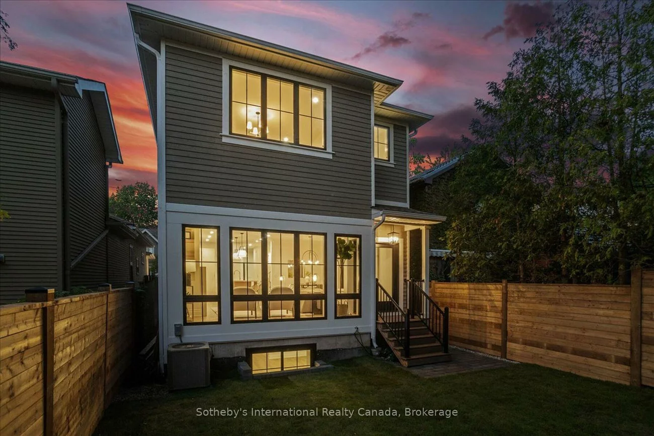 152, CHISHOLM, 1002 - CO Central, Oakville