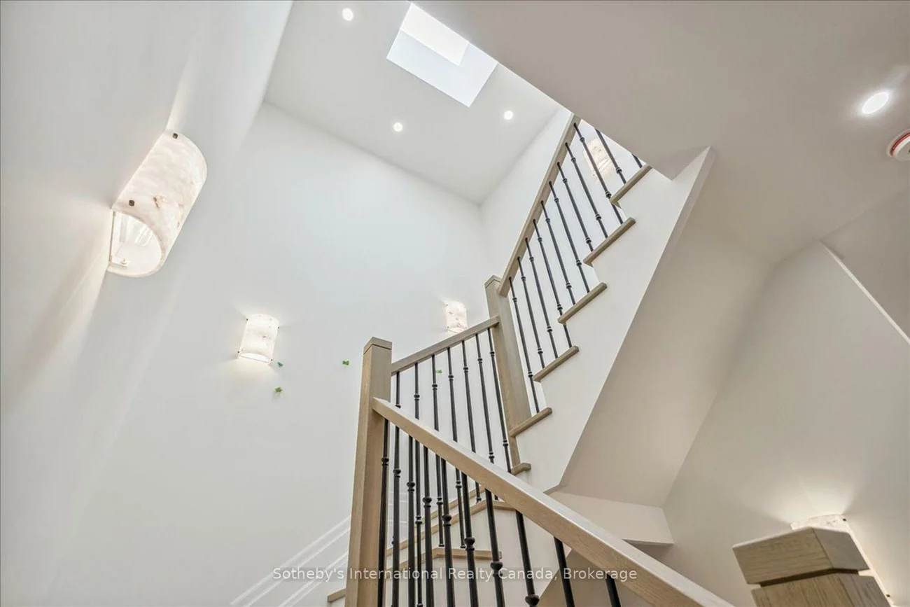 152, CHISHOLM, 1002 - CO Central, Oakville