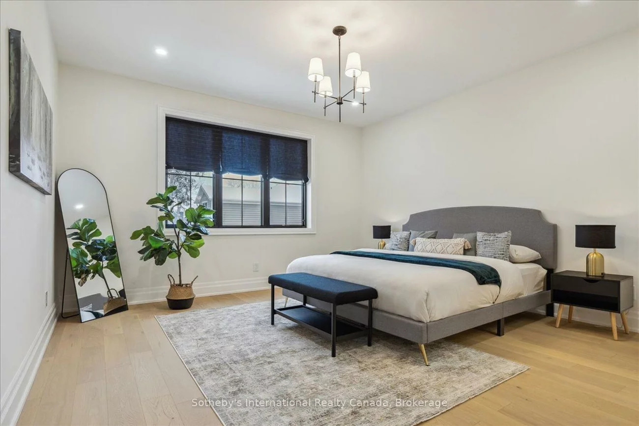 152, CHISHOLM, 1002 - CO Central, Oakville