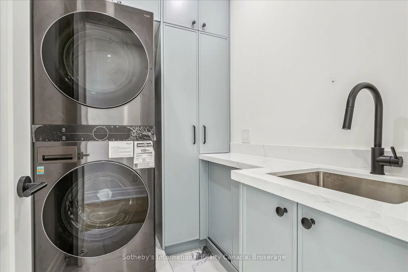 152, CHISHOLM, 1002 - CO Central, Oakville