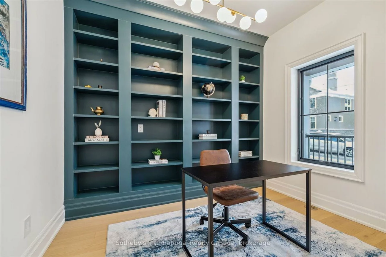 152, CHISHOLM, 1002 - CO Central, Oakville