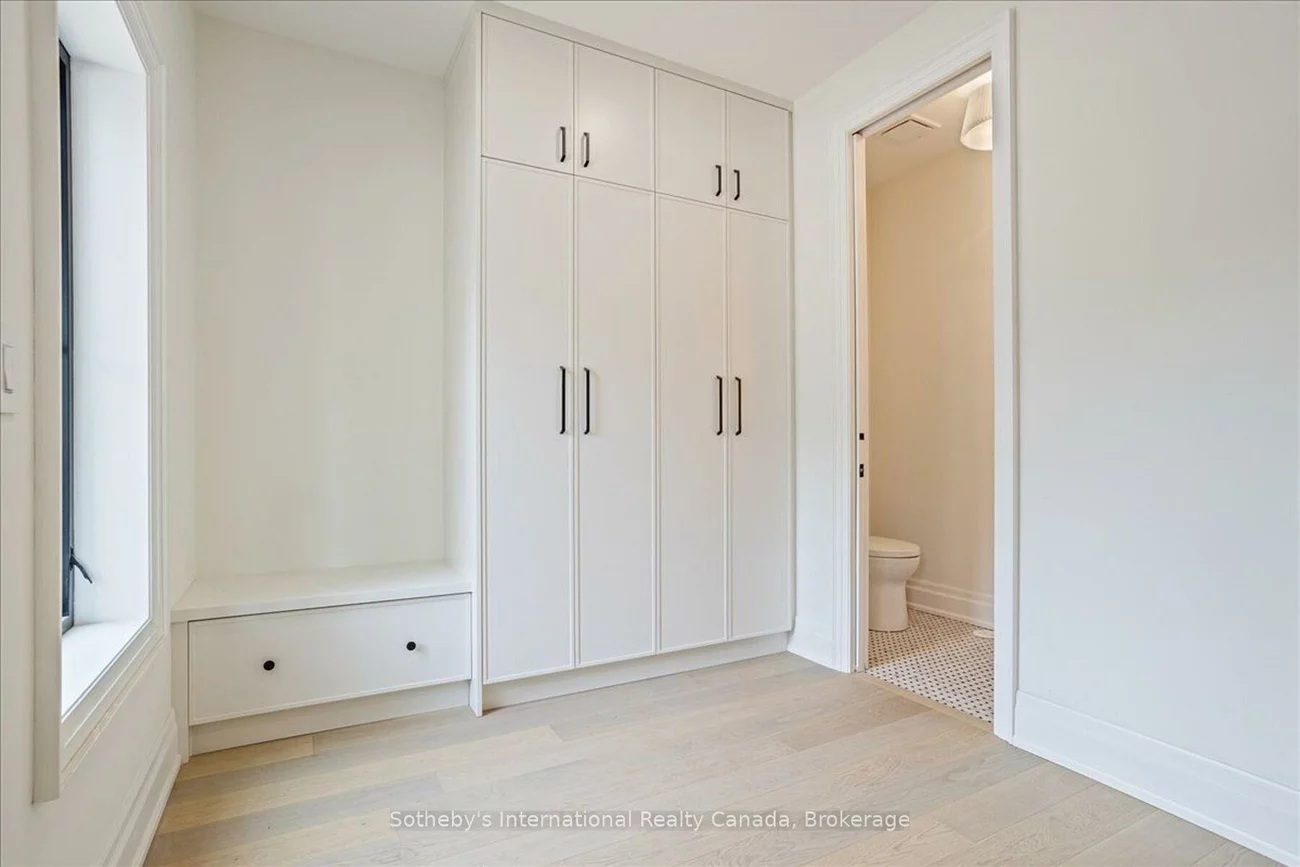 152, CHISHOLM, 1002 - CO Central, Oakville
