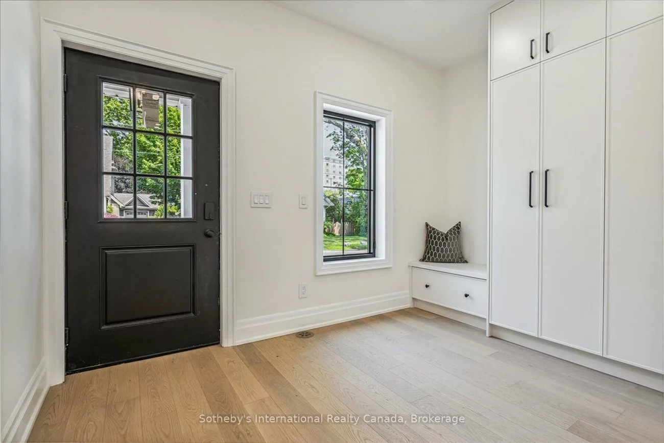 152, CHISHOLM, 1002 - CO Central, Oakville