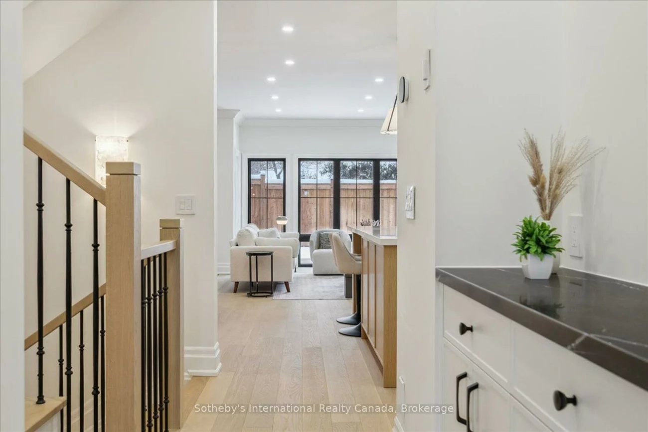 152, CHISHOLM, 1002 - CO Central, Oakville
