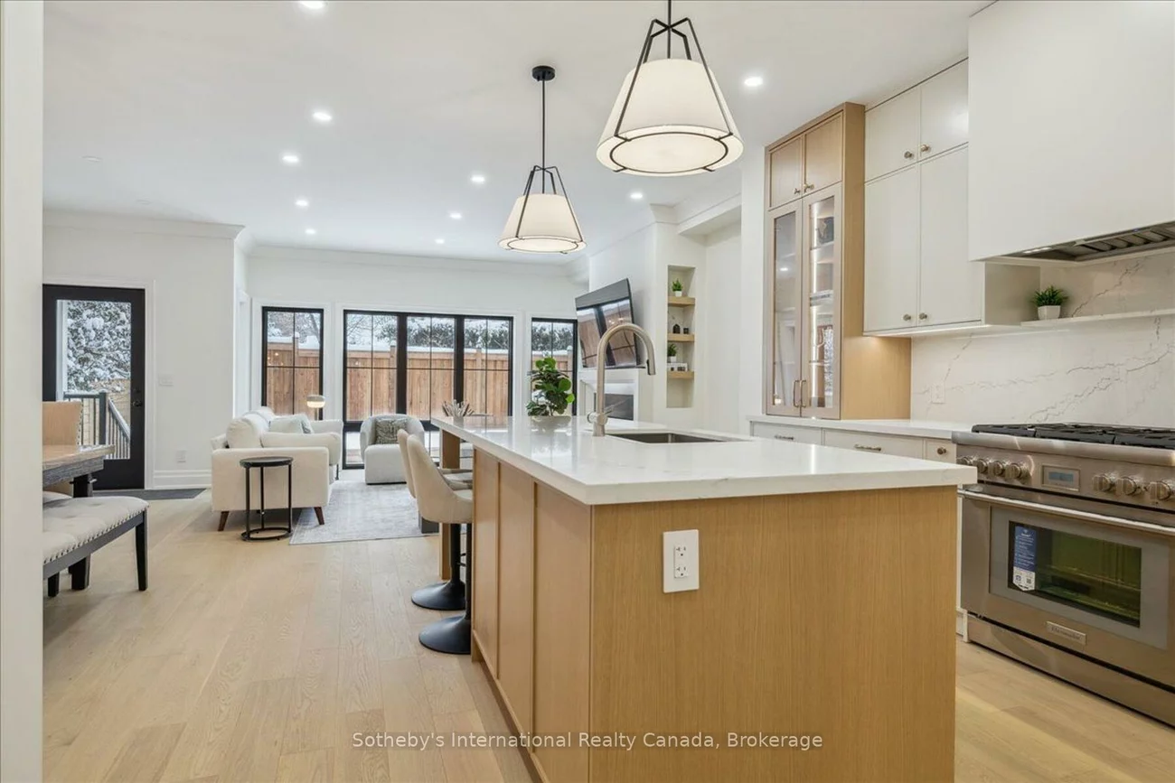 152, CHISHOLM, 1002 - CO Central, Oakville