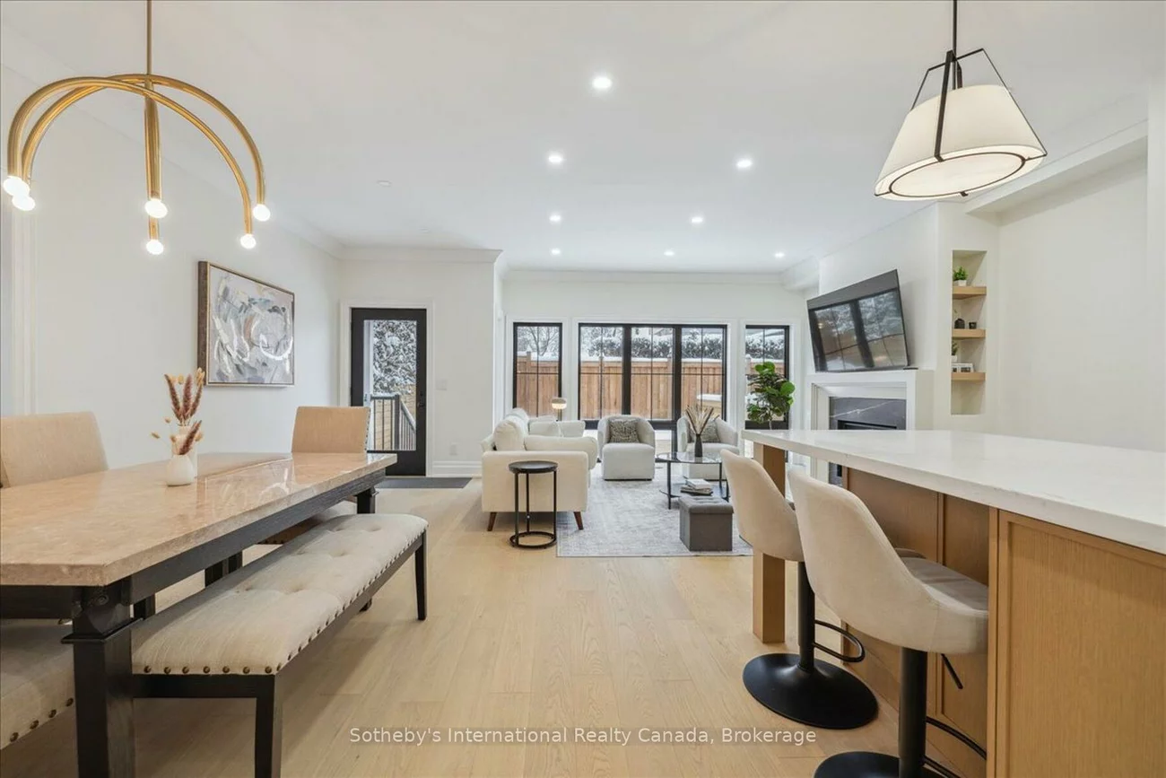152, CHISHOLM, 1002 - CO Central, Oakville
