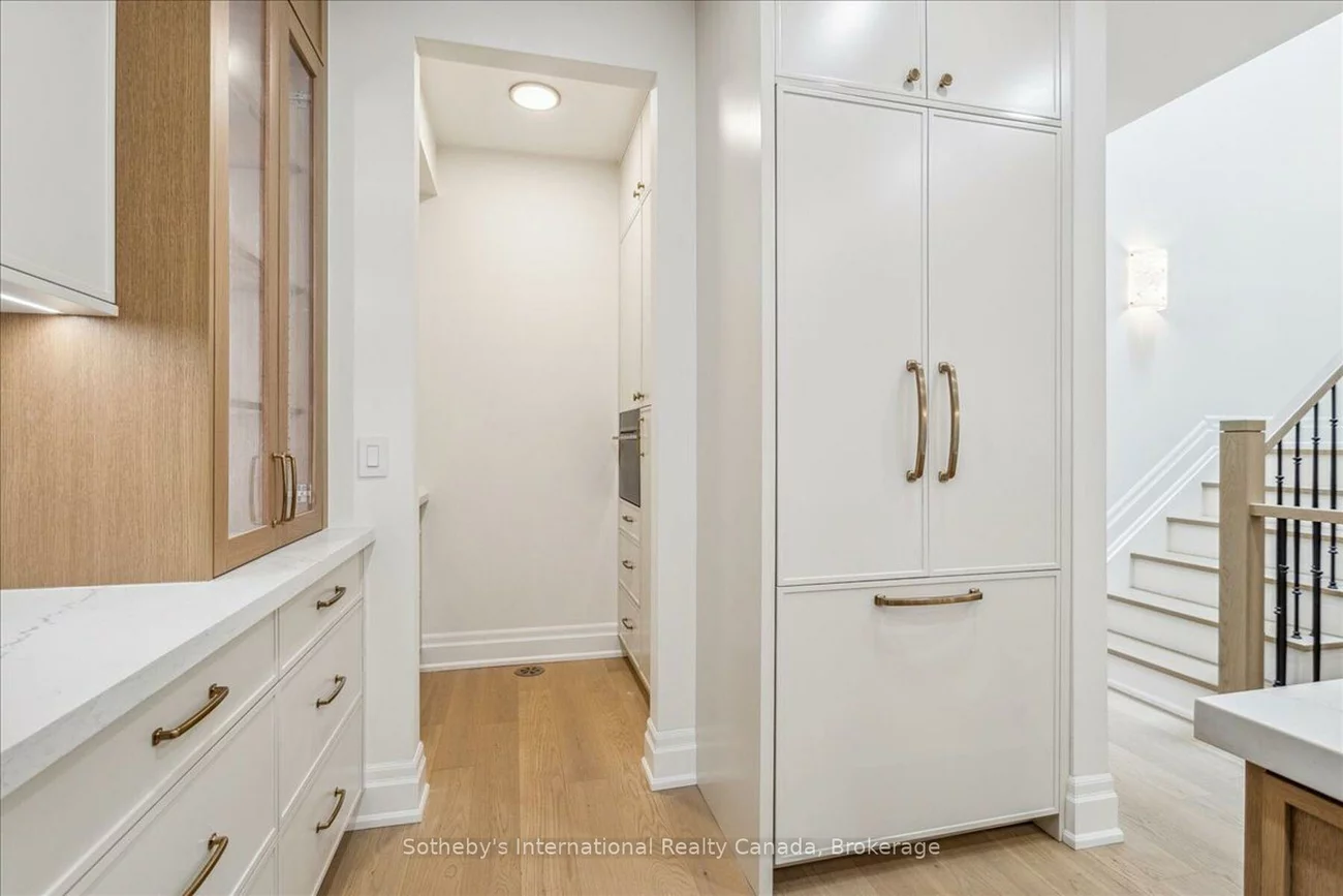 152, CHISHOLM, 1002 - CO Central, Oakville