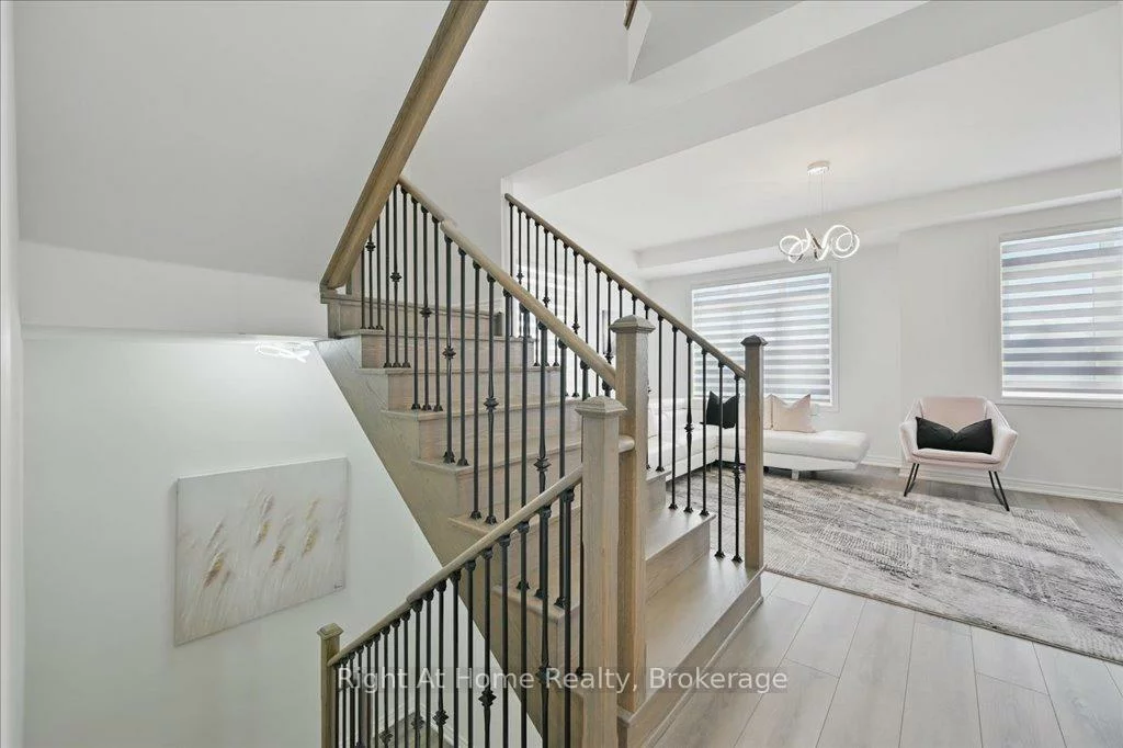 465, Dundas, 1010 - JM Joshua Meadows, Oakville