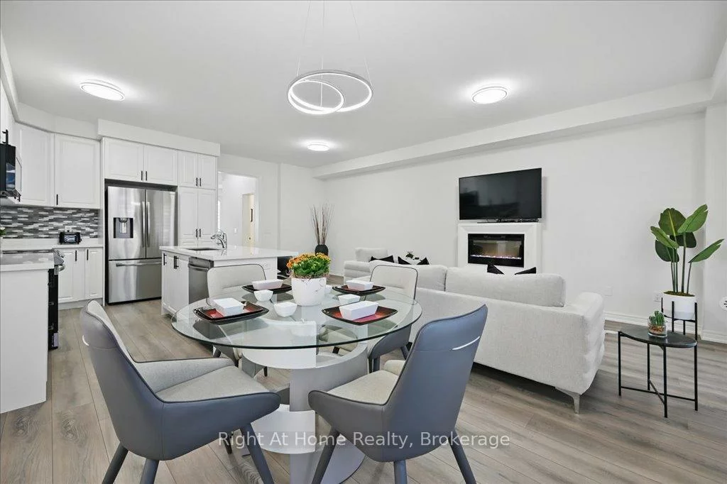 465, Dundas, 1010 - JM Joshua Meadows, Oakville