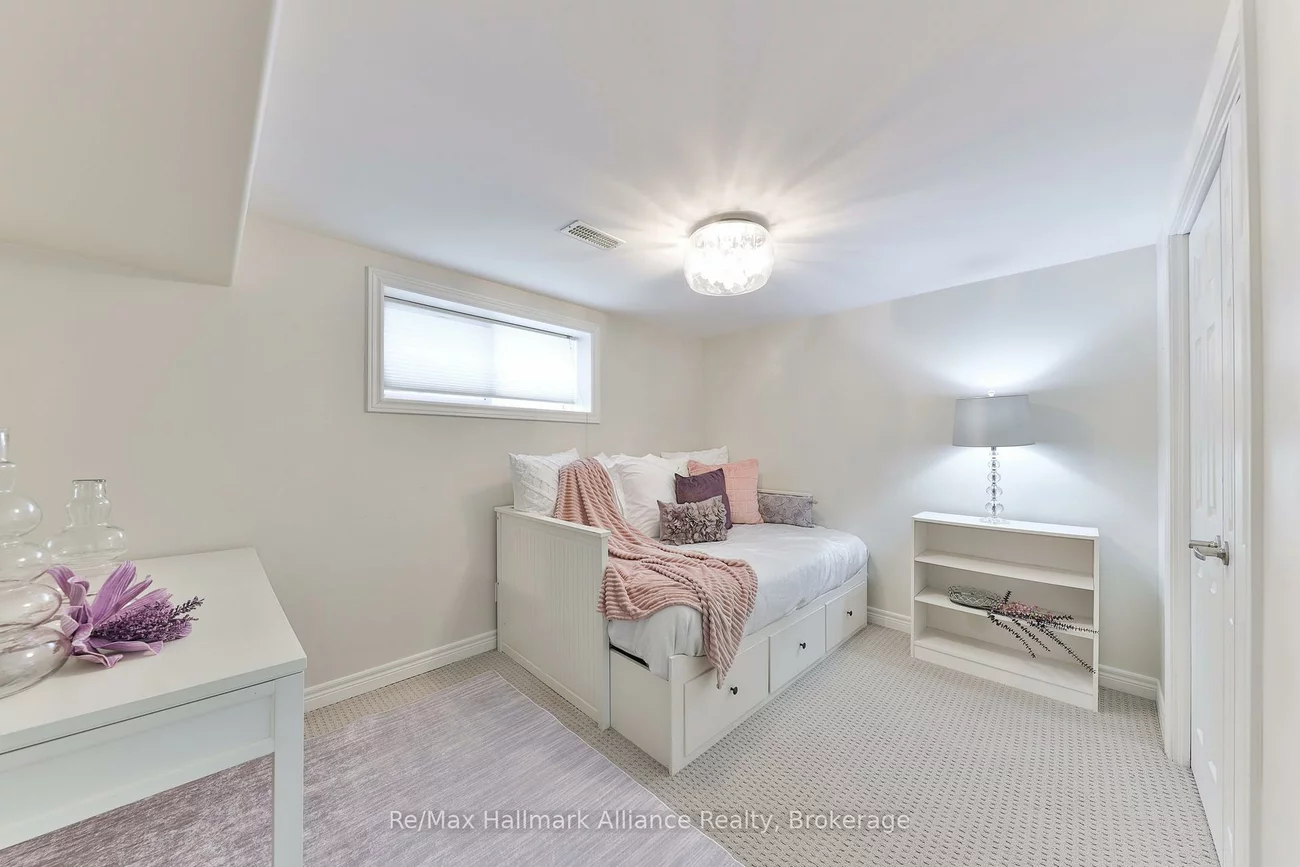 1334, DEVON, 1011 - MO Morrison, Oakville