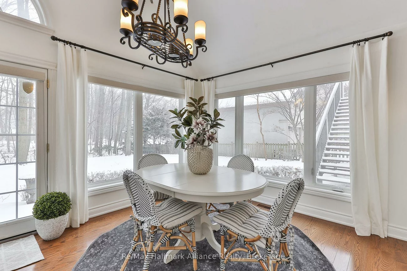 1334, DEVON, 1011 - MO Morrison, Oakville