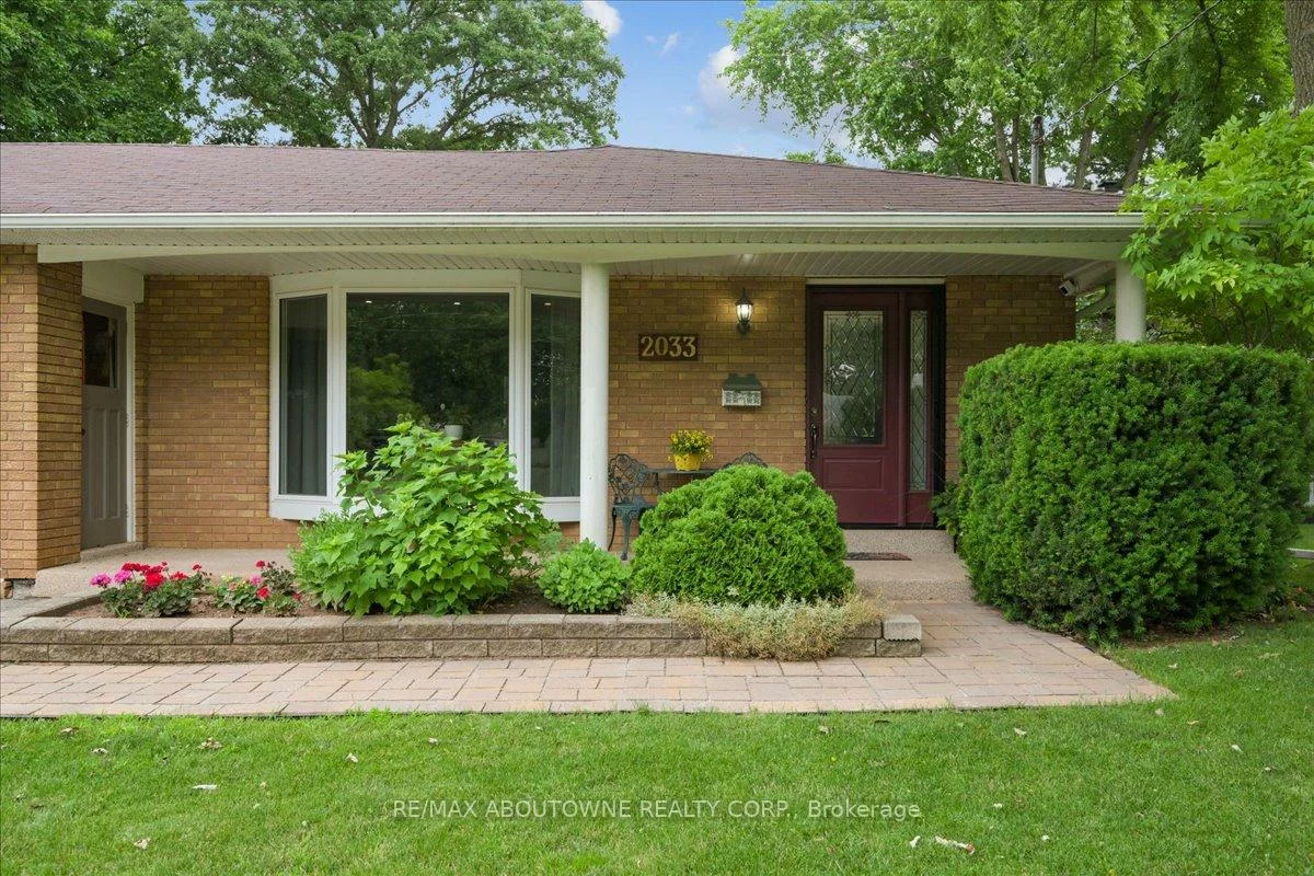 2033, Saxon, 1020 - WO West, Oakville
