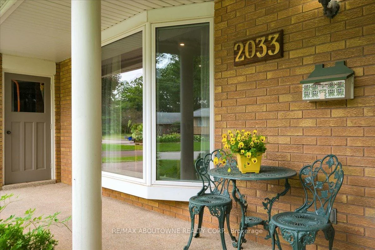 2033, Saxon, 1020 - WO West, Oakville