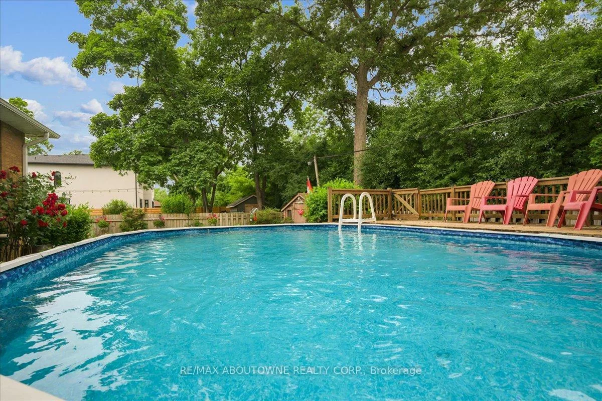 2033, Saxon, 1020 - WO West, Oakville