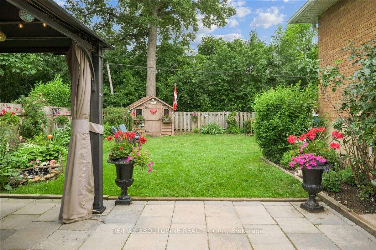 2033, Saxon, 1020 - WO West, Oakville