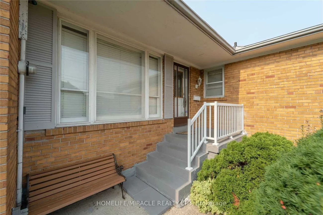 376, Third, 1020 - WO West, Oakville