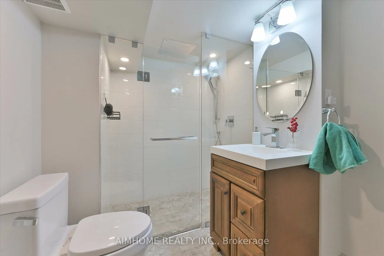 1474, Prince John, 1004 - CV Clearview, Oakville