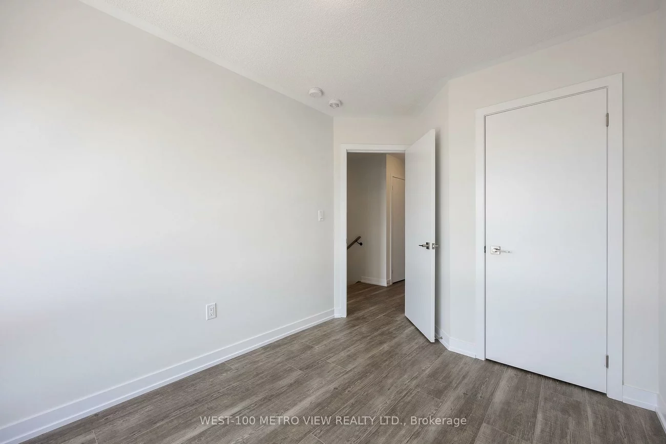 1353, Shevchenko, 1012 - NW Northwest, Oakville