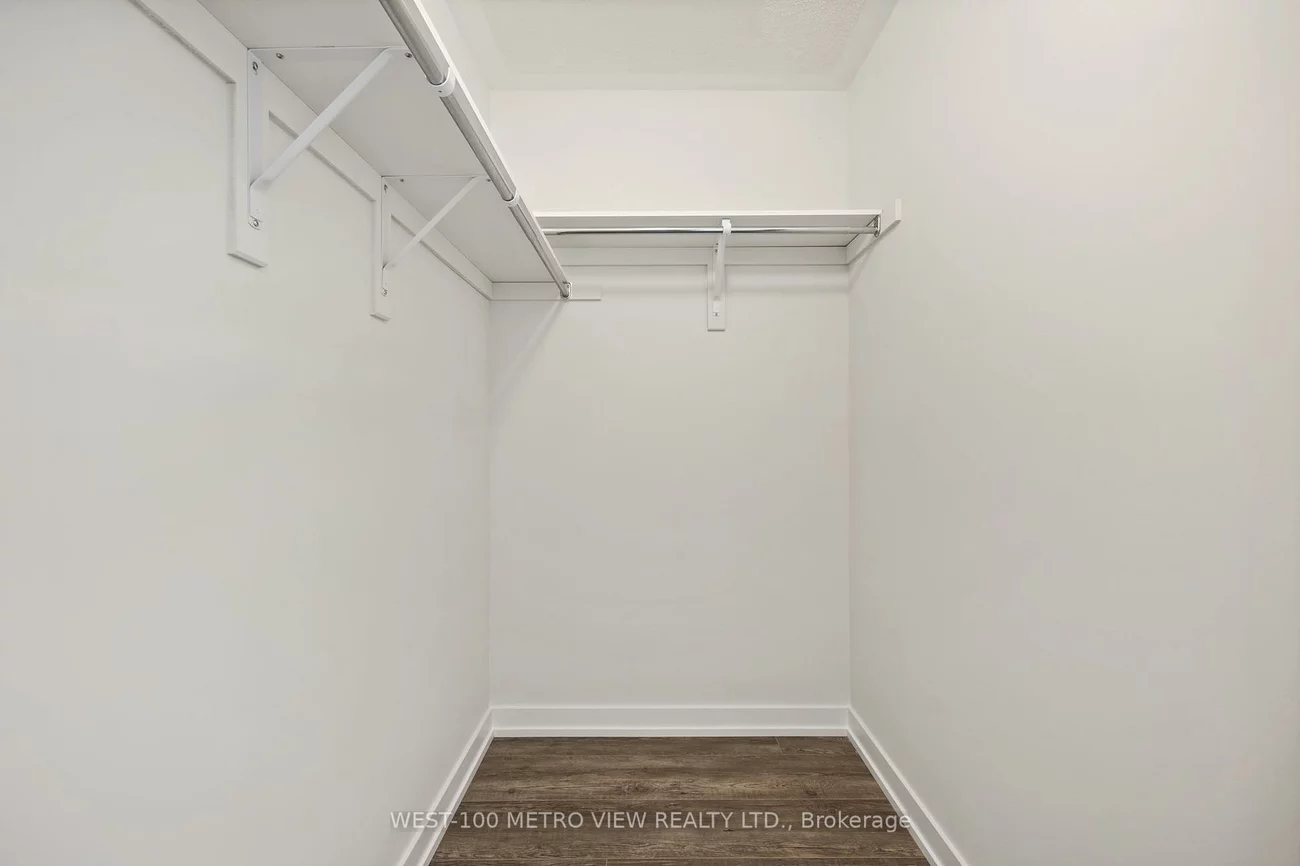 1353, Shevchenko, 1012 - NW Northwest, Oakville