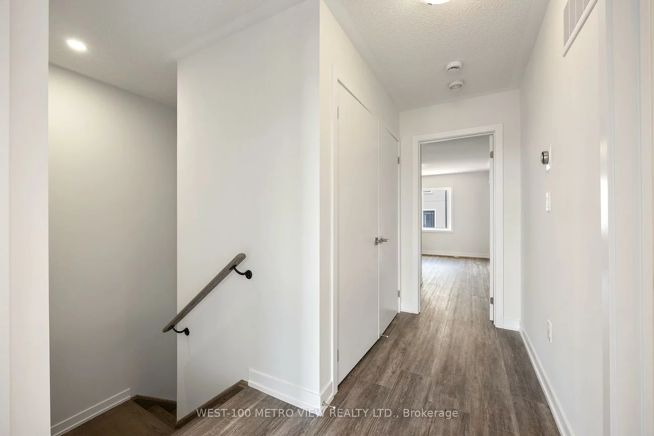 1353, Shevchenko, 1012 - NW Northwest, Oakville