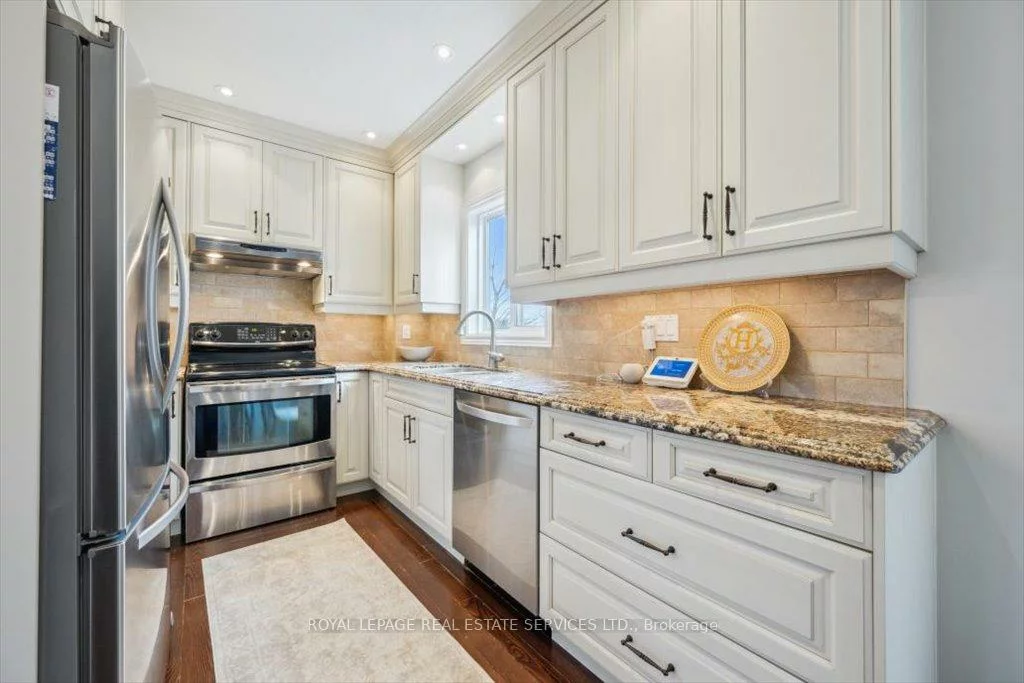 455, Parklane, 1003 - CP College Park, Oakville