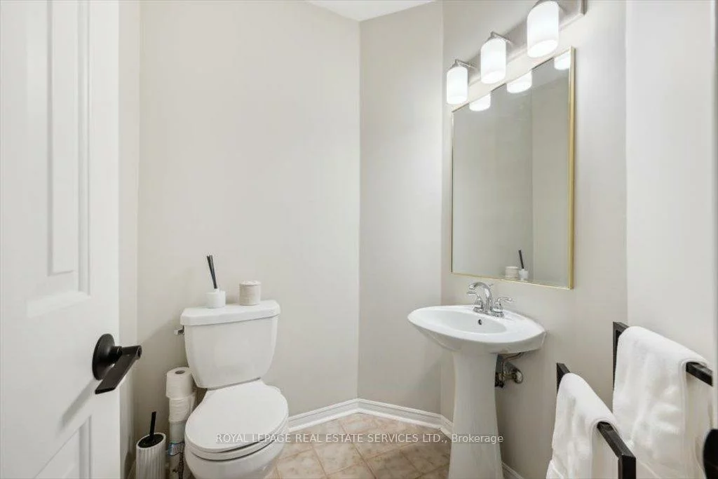 455, Parklane, 1003 - CP College Park, Oakville