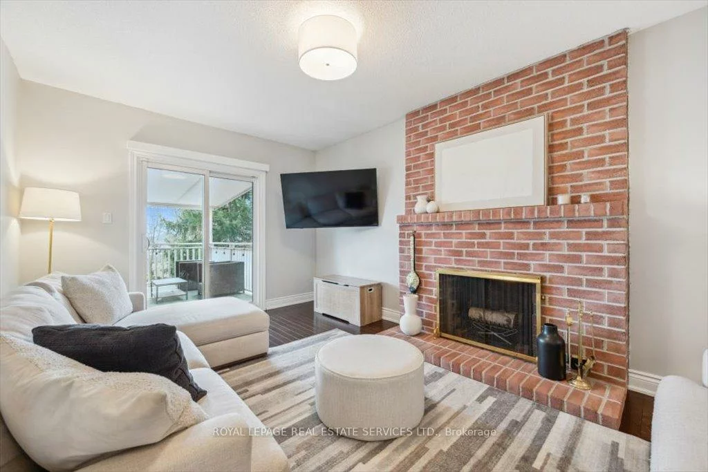 455, Parklane, 1003 - CP College Park, Oakville