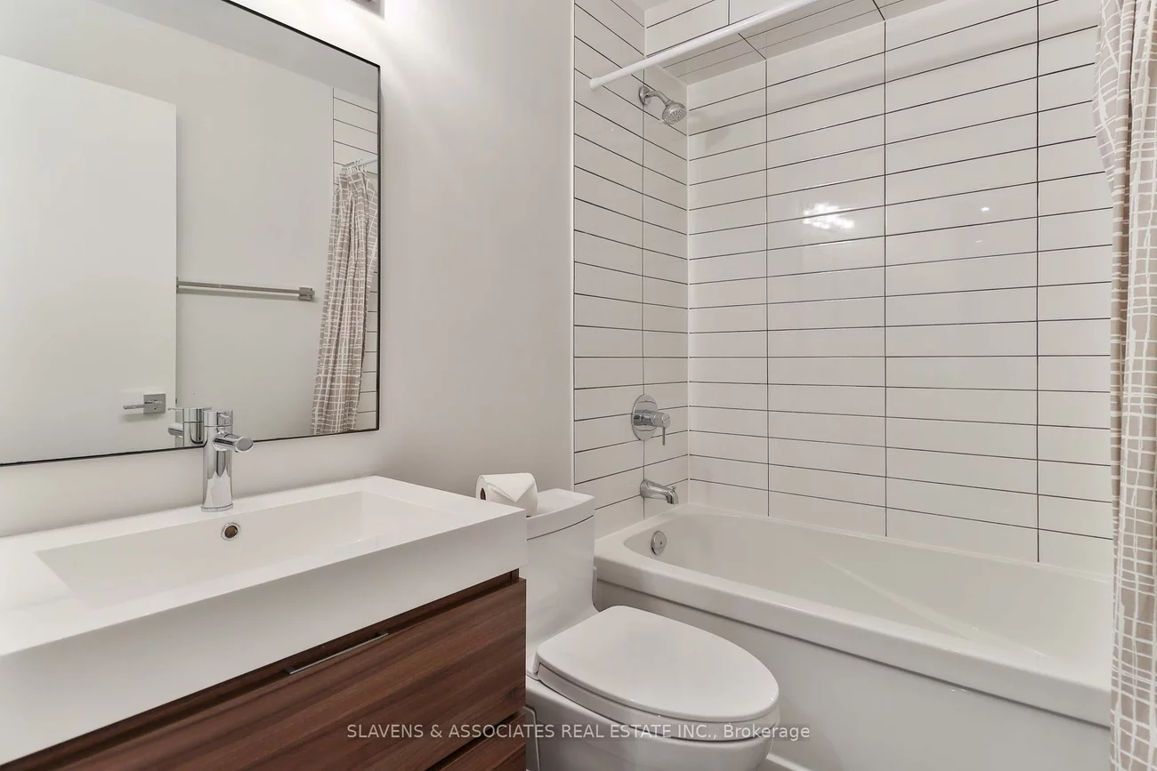 271, Jennings, 1001 - BR Bronte, Oakville
