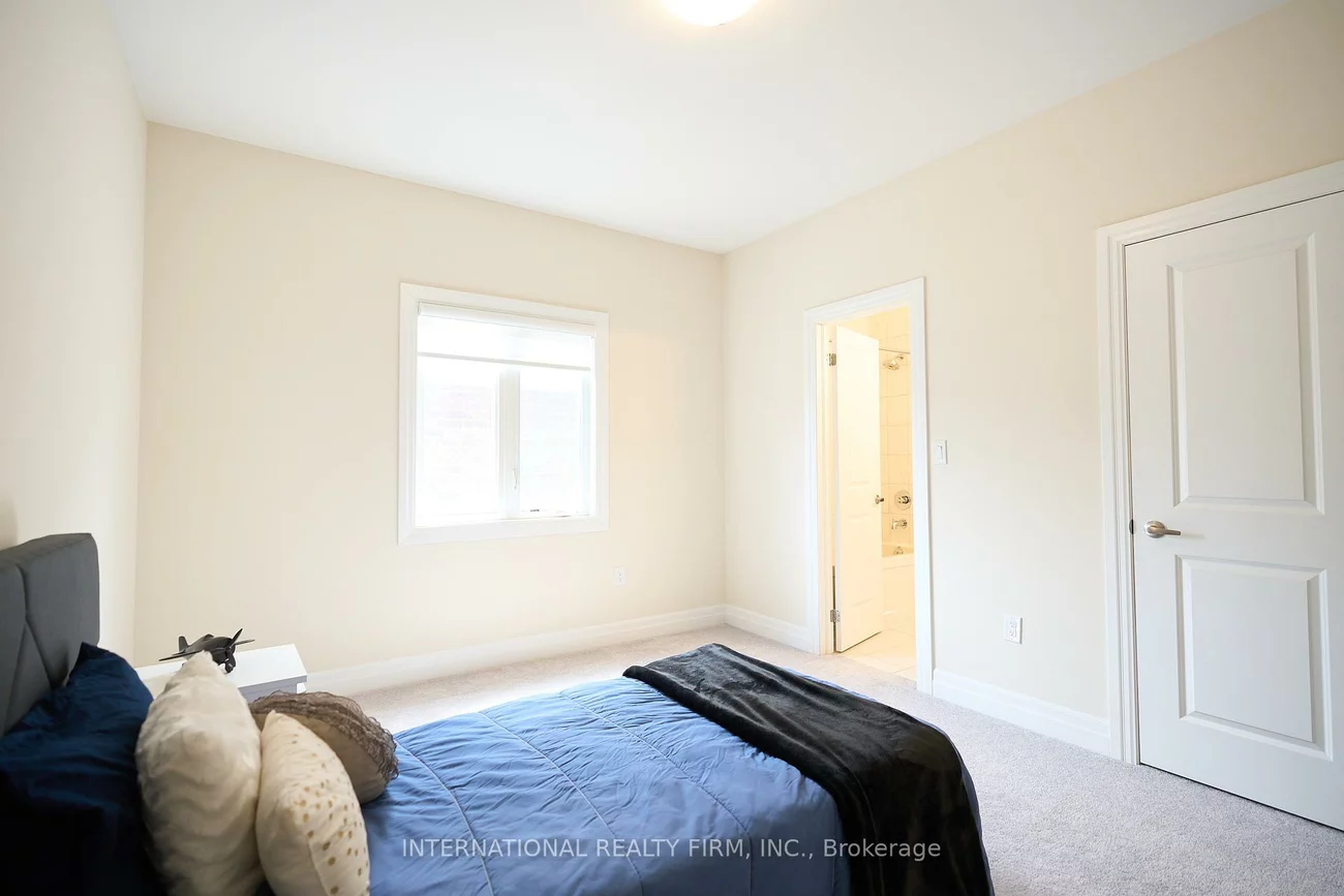 63, Merlin, 1008 - GO Glenorchy, Oakville