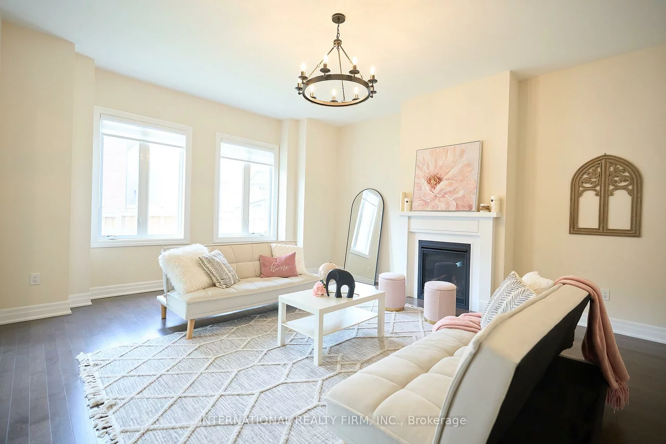 63, Merlin, 1008 - GO Glenorchy, Oakville