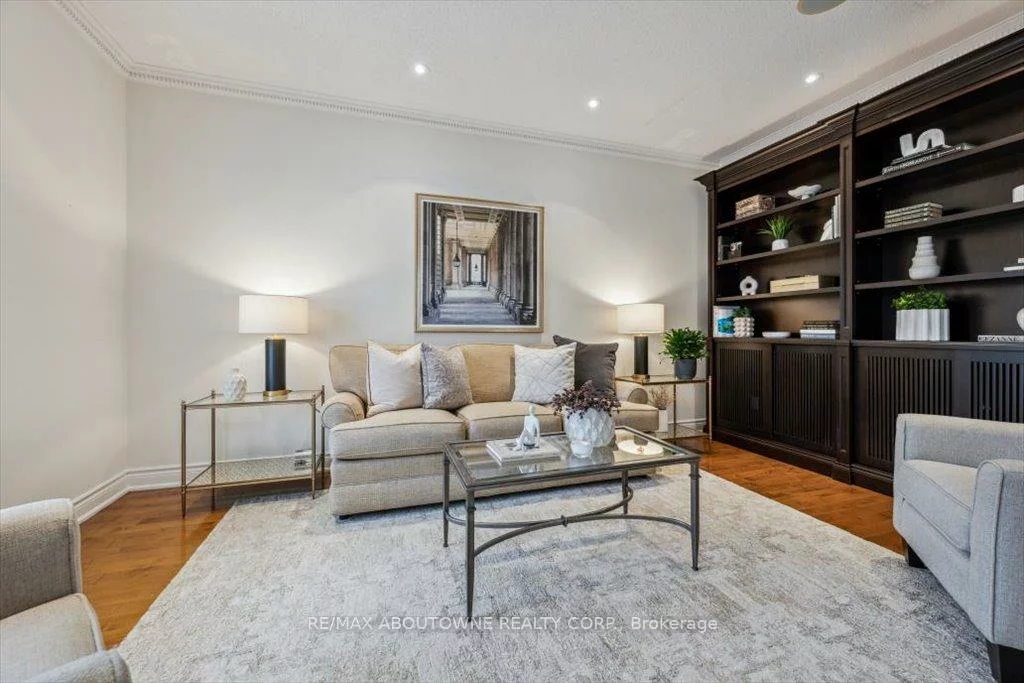 101, Westchester, 1015 - RO River Oaks, Oakville