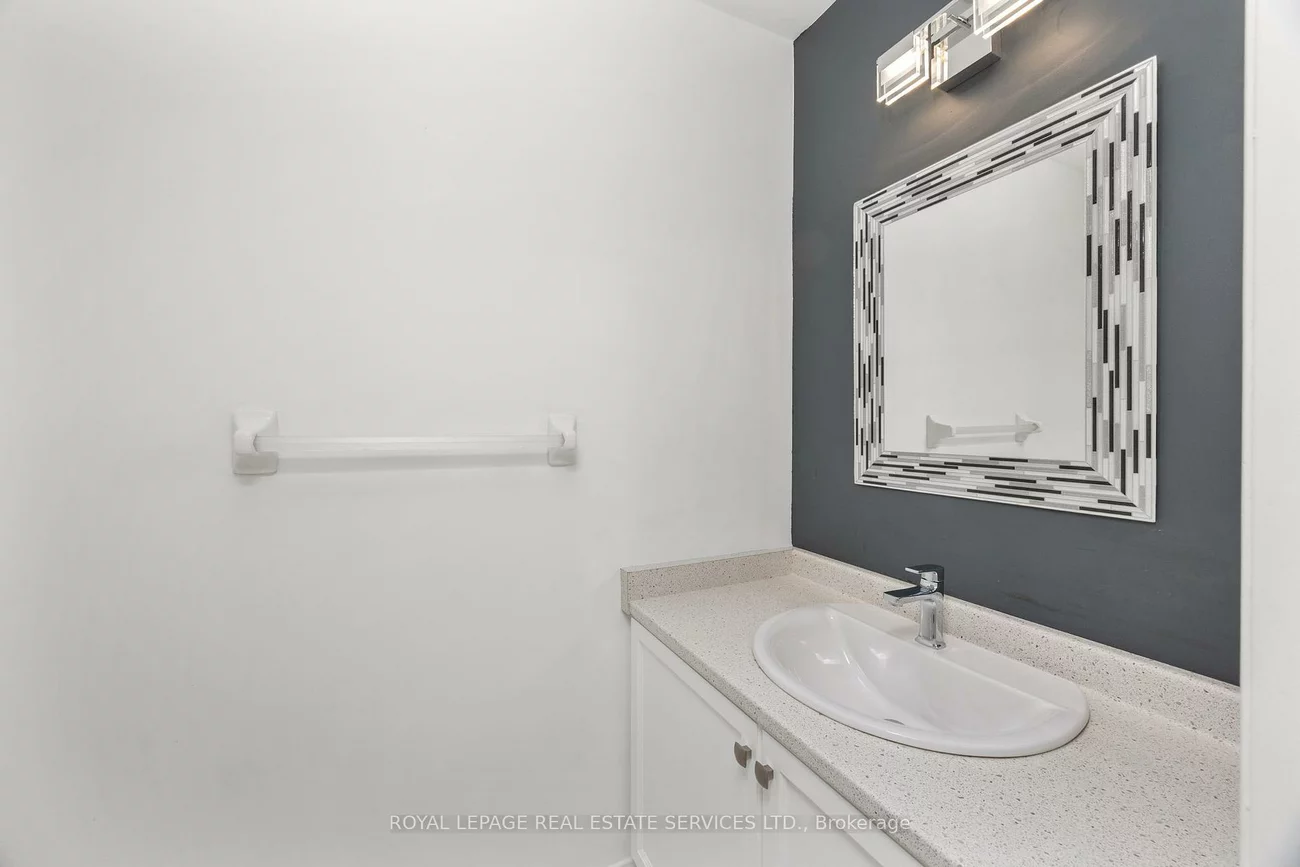 1141, Westview, 1022 - WT West Oak Trails, Oakville