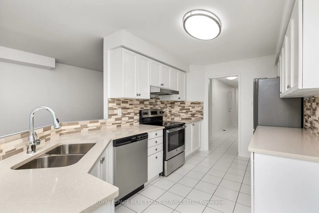 1141, Westview, 1022 - WT West Oak Trails, Oakville