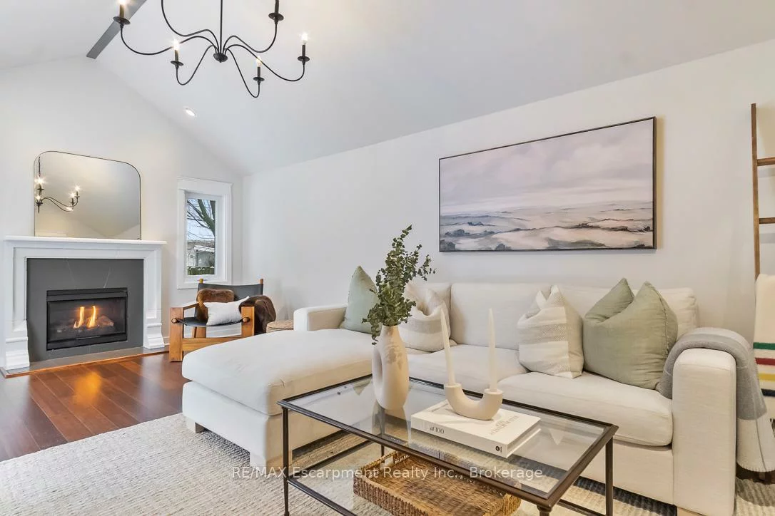 12, Washington, 1002 - CO Central, Oakville