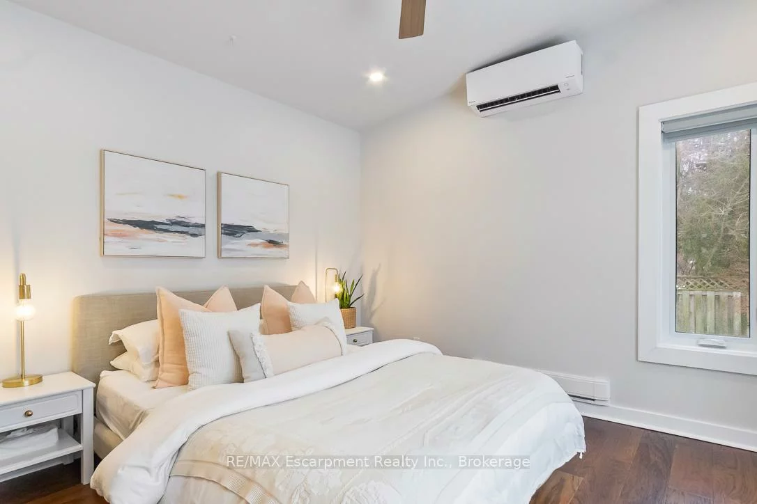 12, Washington, 1002 - CO Central, Oakville