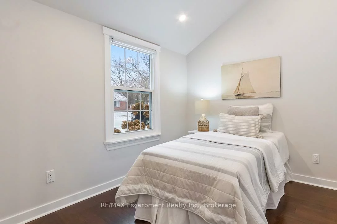 12, Washington, 1002 - CO Central, Oakville